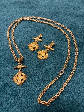 Gold-Tone Cross with Pearl Pendant Necklace & Earring Set - Vintage Premier